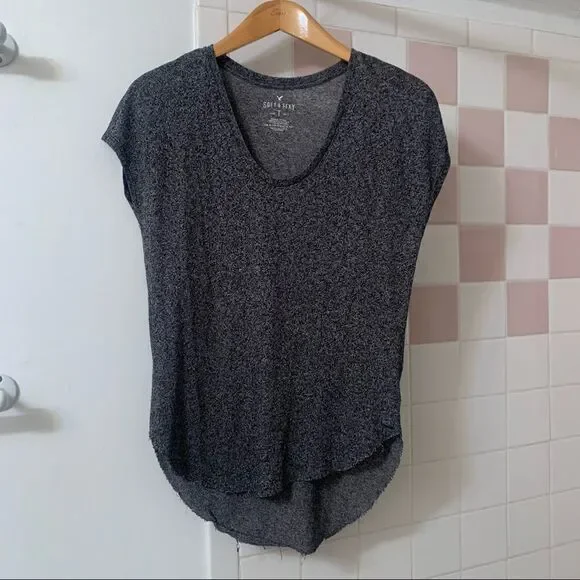 Women’s Tops Bundle - Picture 7 of 9